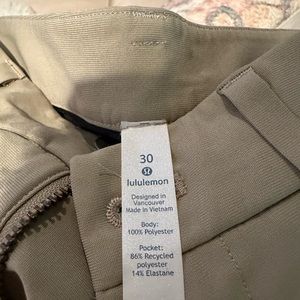 Lulu men’s khaki slim pants 30” waist